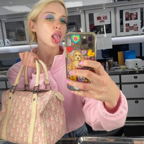 Naken läckt OnlyFans-bild av Chloe Cherry