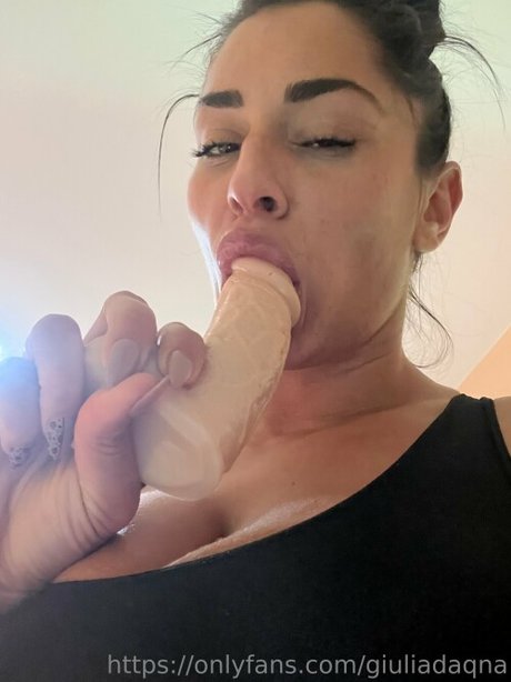Photo nue de fuite OnlyFans de Giulia Daqna