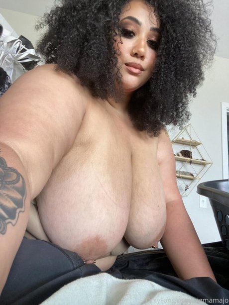 Naken lekkede OnlyFans-bilde av Bigmamajo