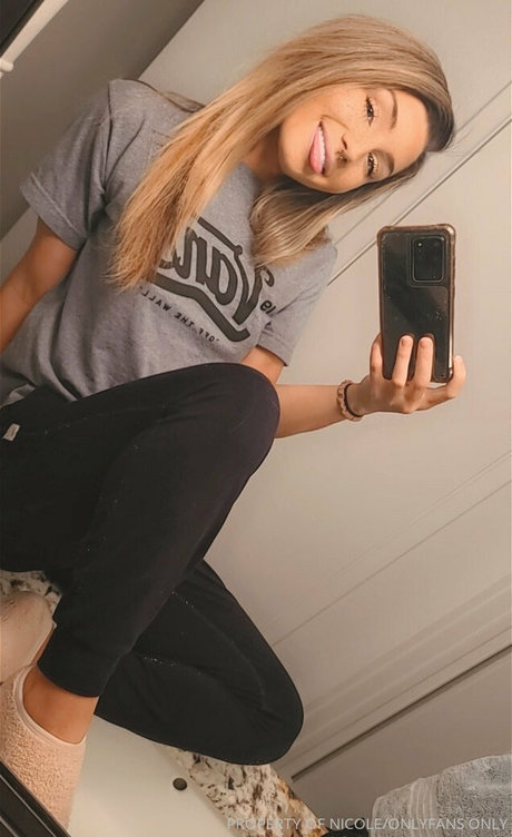Nahá fotka uniklých OnlyFans od Nicole