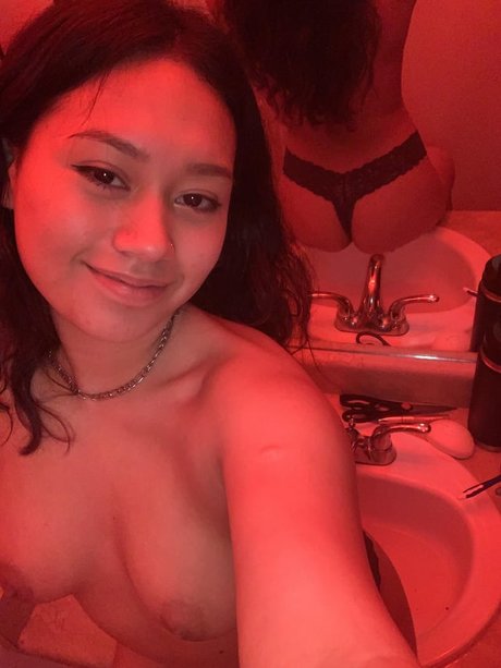 Naakte gelekte OnlyFans-foto van Hell0kitti200