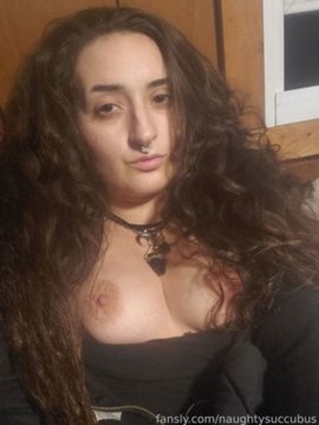 Naken läckt OnlyFans-bild av Isabella