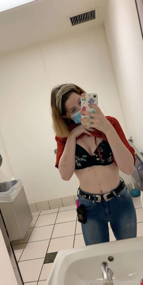 Naken läckt OnlyFans-bild av Ellamyvalentine