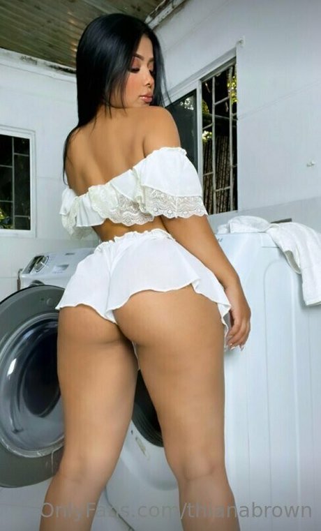 Alaston vuotanut OnlyFans-kuva Thianabrown