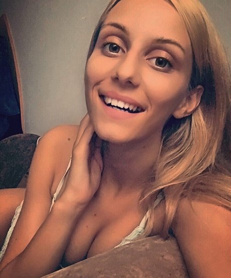 Alaston vuotanut OnlyFans-kuva Silvia Bodeanu