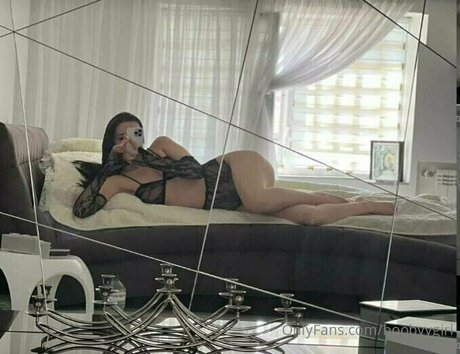 Boobyygirl