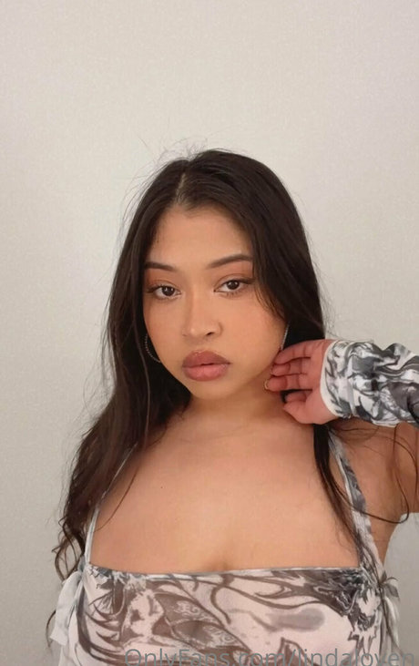 Naken läckt OnlyFans-bild av Lindaloven