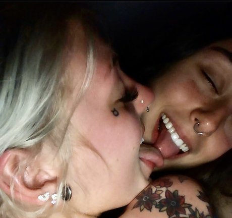 Naken läckt OnlyFans-bild av Portlandbaby
