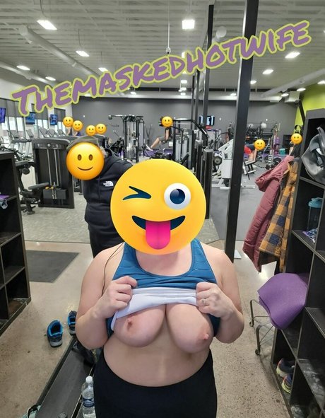 Themaskedhotwife