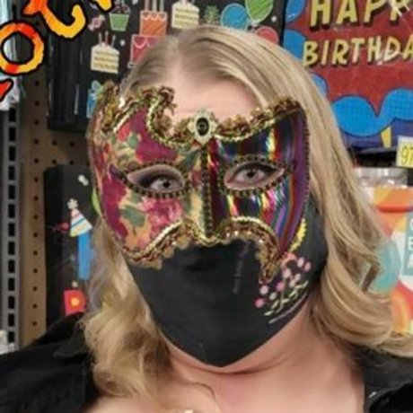 Themaskedhotwife