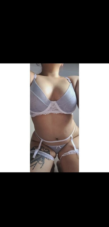 Alaston vuotanut OnlyFans-kuva Bustykatsumi