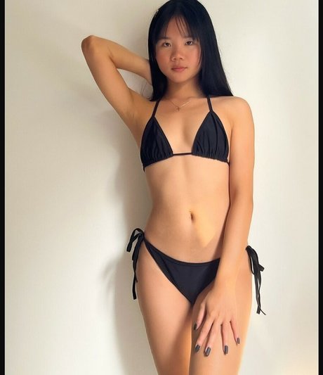Naken läckt OnlyFans-bild av Baebi Hel
