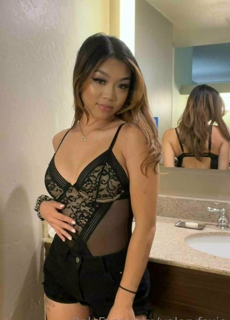 Naakte gelekte OnlyFans-foto van Valeryfoxie