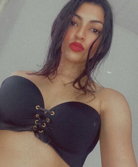 Naken läckt OnlyFans-bild av Yenara Sanuki