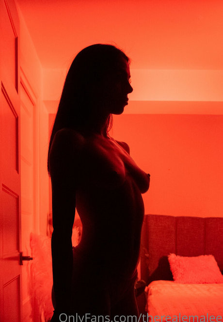 Обнаженная фотография утечки OnlyFans от Therealemalee