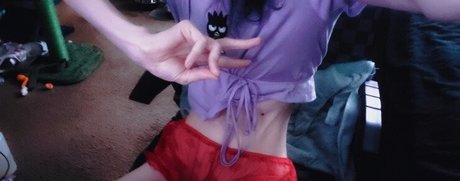 Alasti lekkinud OnlyFans-i pilt Monimusume