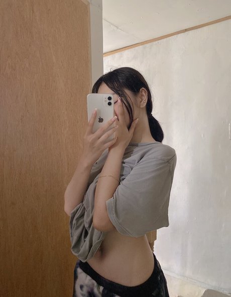 Обнаженная фотография утечки OnlyFans от Ivyyvon