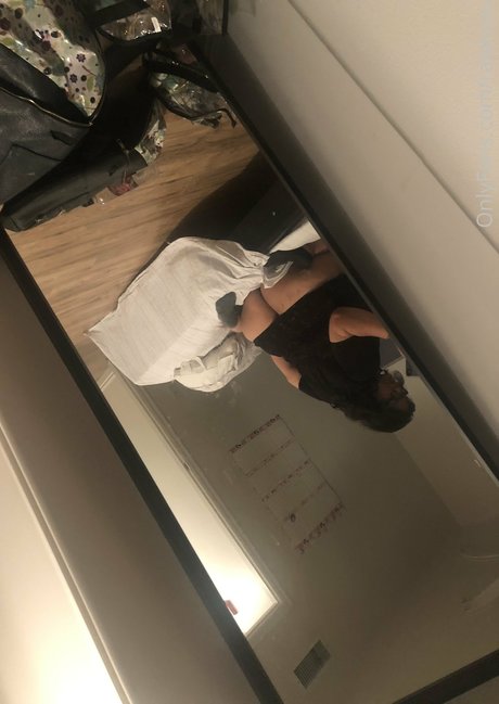 Обнаженная фотография утечки OnlyFans от Lydiagrey