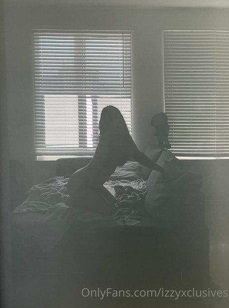 Naken läckt OnlyFans-bild av Izzyxclusives