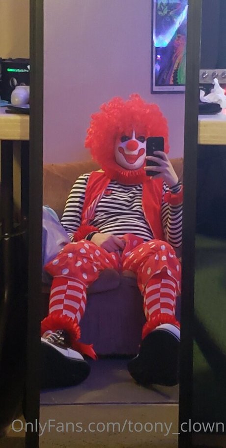 Alasti lekkinud OnlyFans-i pilt Toonyclown