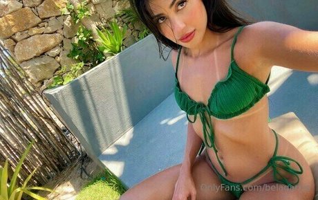 Naakte gelekte OnlyFans-foto van Basketballwife