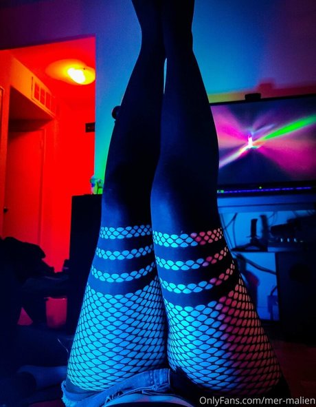 Naakte gelekte OnlyFans-foto van Mermalien