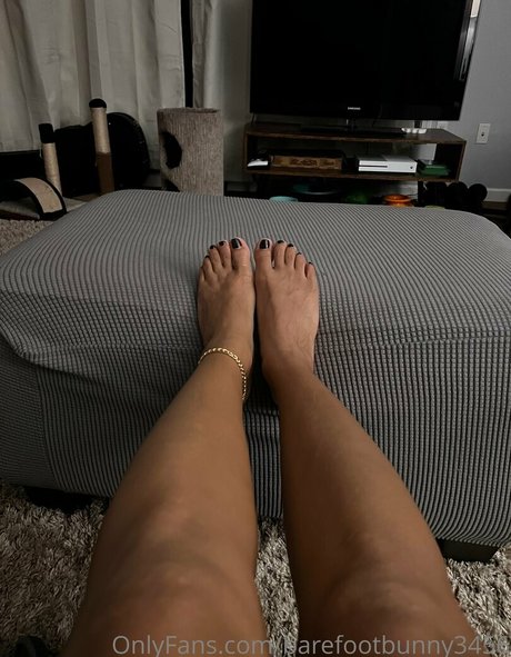 Barefootbunny3456