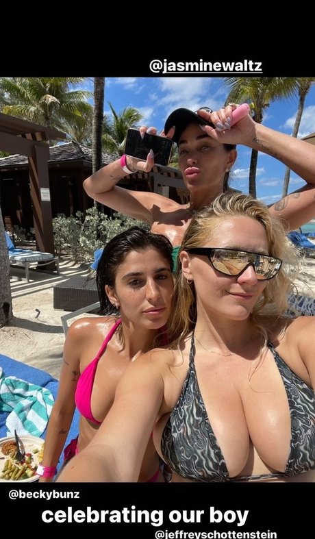 Naken läckt OnlyFans-bild av Alexandra Vreeland