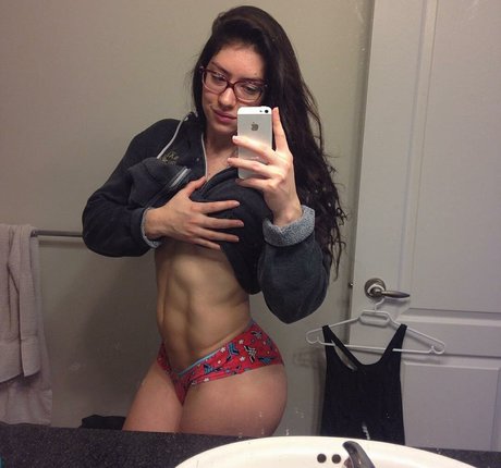 Alaston vuotanut OnlyFans-kuva Natasha Aughey