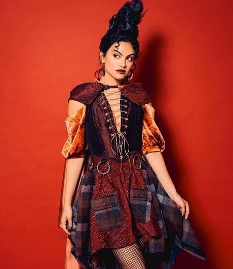 Naken läckt OnlyFans-bild av Camila Mendes