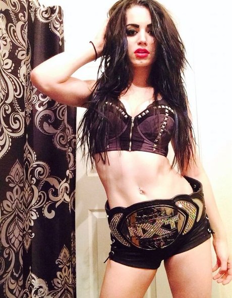 Alasti lekkinud OnlyFans-i pilt Saraya Bevis