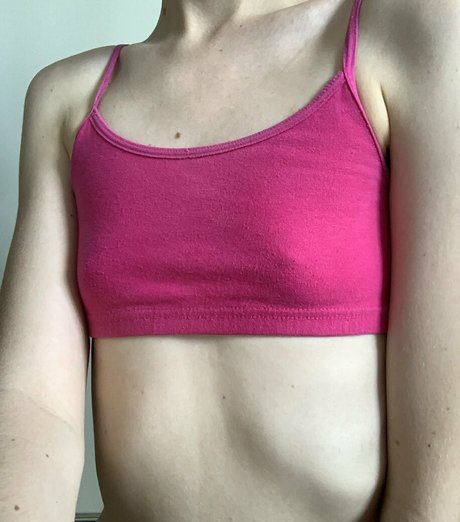 Alaston vuotanut OnlyFans-kuva Littleglitterbaby