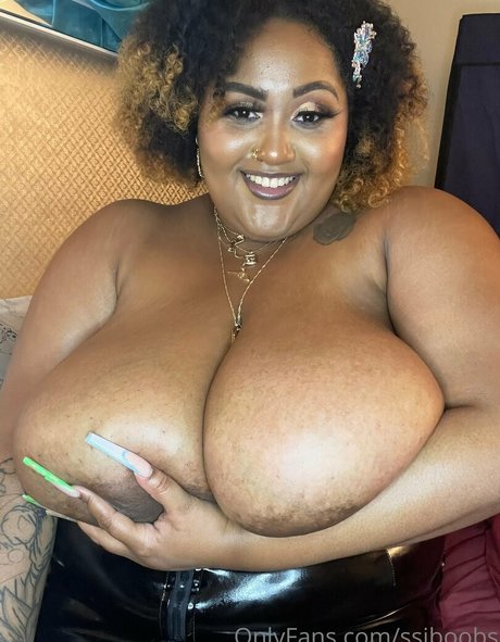Naken läckt OnlyFans-bild av Ssjboobs