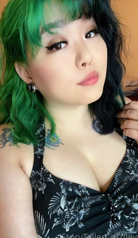 Обнаженная фотография утечки OnlyFans от Storytellercosplay