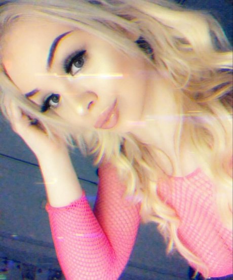 Naakte gelekte OnlyFans-foto van Hannah Haugenn
