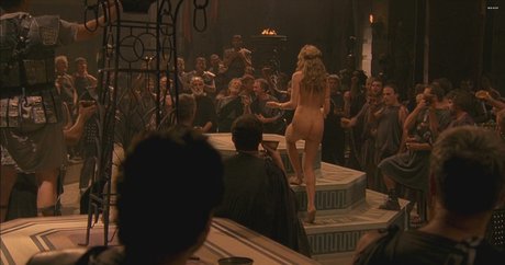 Naken läckt OnlyFans-bild av Sienna Guillory