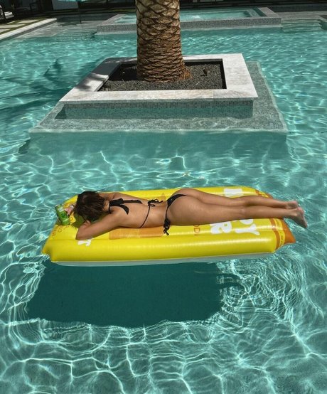 Naken läckt OnlyFans-bild av Tessa Brook