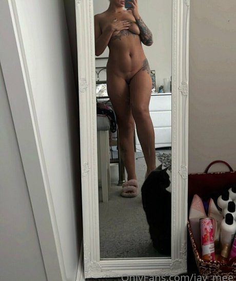 Naken läckt OnlyFans-bild av Jade Edwards