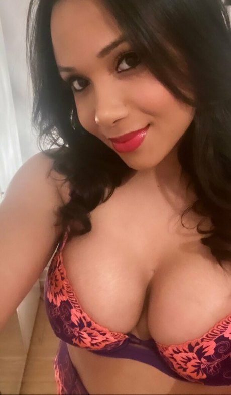 Naken läckt OnlyFans-bild av Camila Mattoli