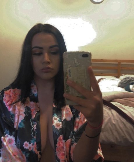 Nacktes geleaktes OnlyFans-Foto von Glitterxkittenx
