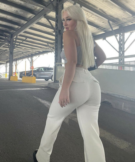 Naken läckt OnlyFans-bild av Angellbunnyy