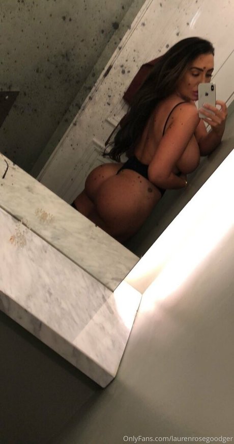 Nahá fotka uniklých OnlyFans od Lauren Rose Goodger