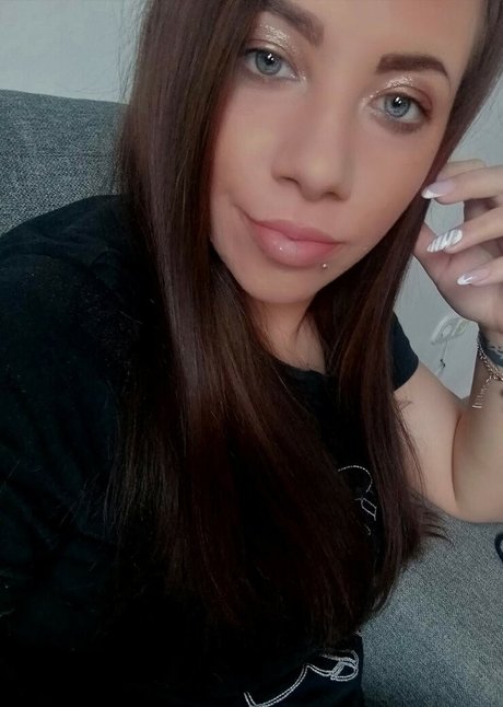 Foto di nudo di fuga di OnlyFans di Vivi2416
