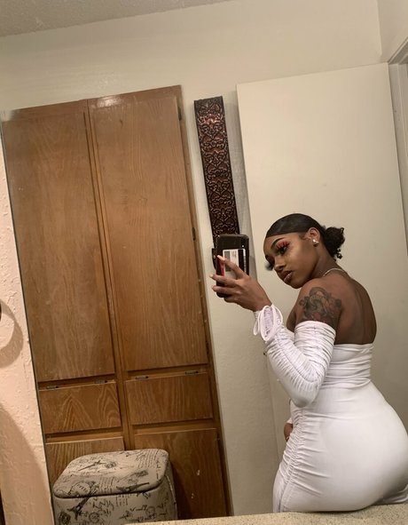 Og Leah Swanky
