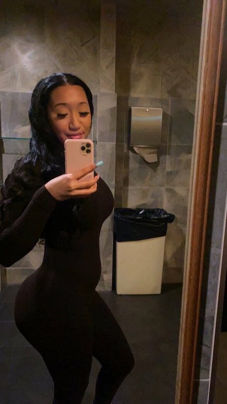 Photo nue de fuite OnlyFans de Drew Valentina