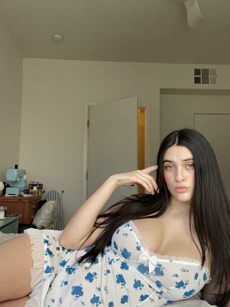 Обнаженная фотография утечки OnlyFans от Angelique Gunn