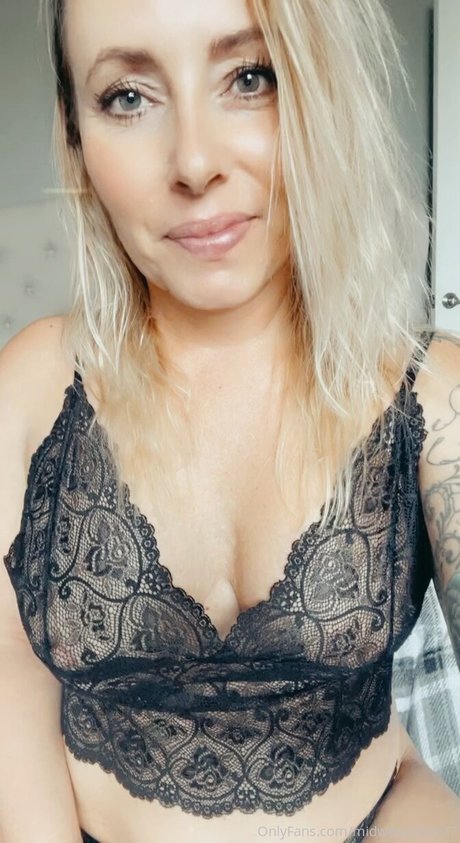 Midwest Mom OnlyFans 유출 누드 사진
