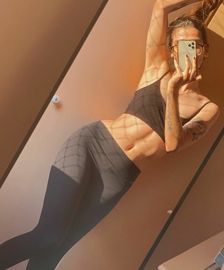 Naken läckt OnlyFans-bild av Ju Scochi