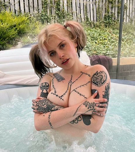 Naken läckt OnlyFans-bild av Miss Marilyn