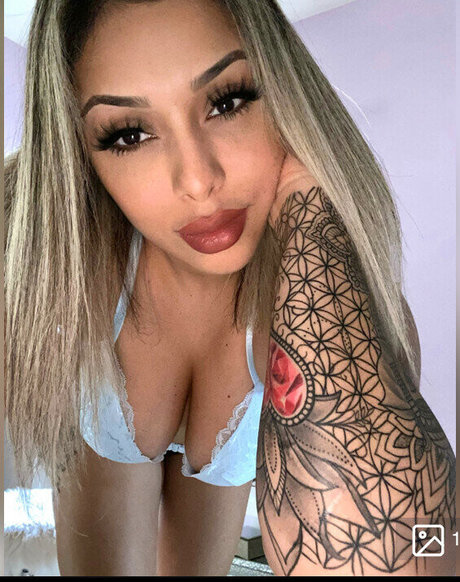 Naken läckt OnlyFans-bild av Hellomissbianca